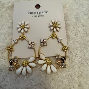 Kate Spade bee and daisy earrings nwt